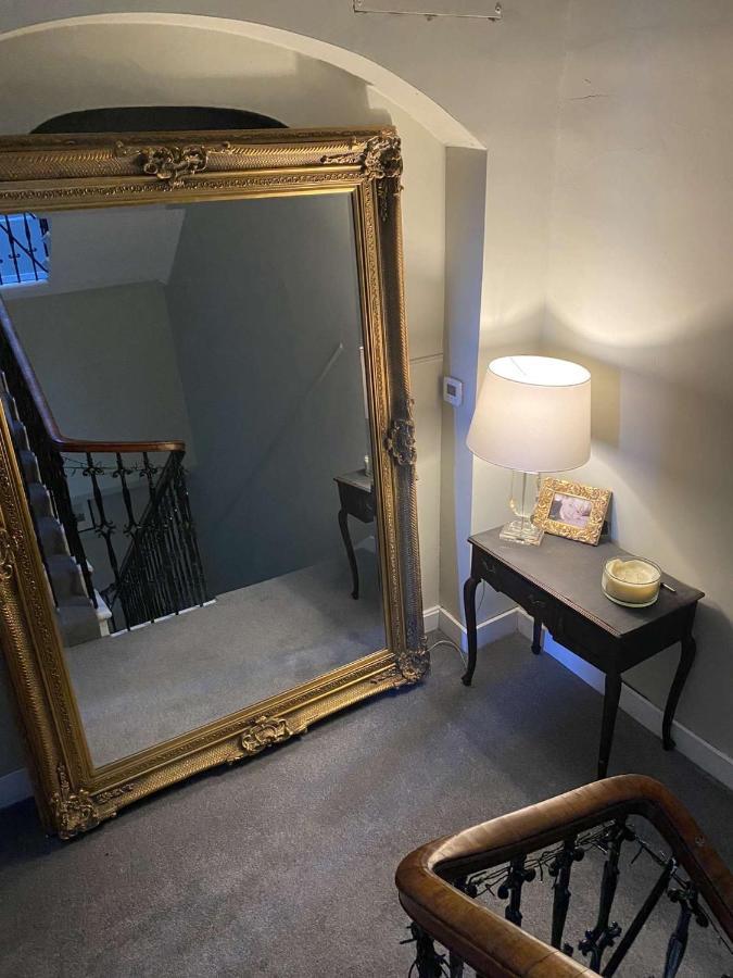 West End Townhouse Panzió EDI Kültér fotó